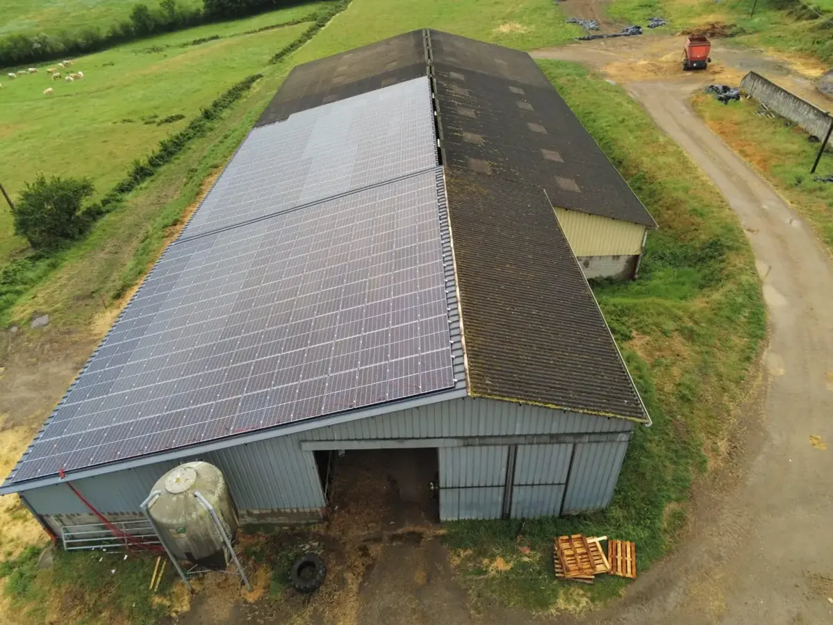 Réalisation NOVASOLAR sur la toiture d’un bâtiment agricole
